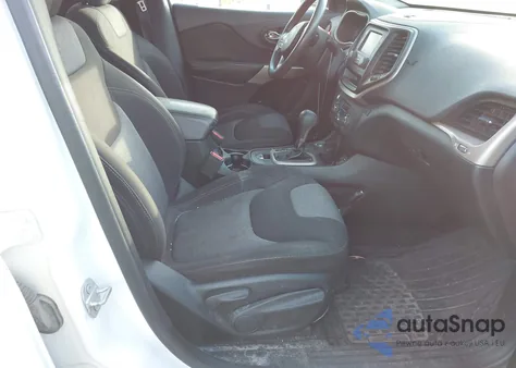 2018 Jeep Cherokee Latitude 4X4 z USA, uszkodzony, nr VIN 1C4PJMCB6JD529415